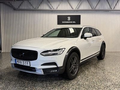 Begagnad Volvo V90 CC Momentum 190 HK (139 kW) 2019 Vit Kombi