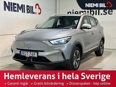 Grå Begagnad 2023 MG ZS Luxury Sedan | 319 900 kr (Dyr)