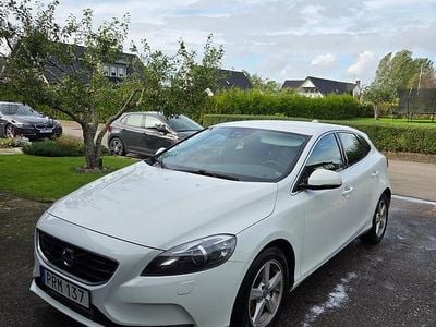 Begagnad 2015 Volvo V40 Halvkombi | 89 000 kr (Marknadspris)