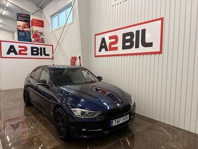 Blå Begagnad 2015 BMW 318 Performance Sedan | 159 900 kr (Lite dyr)