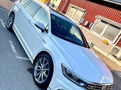 Begagnad VW Passat 280 HK (205 kW) 2017 Pärlemovit