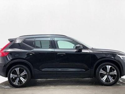 Svart Begagnad 2023 Volvo XC40 Ultimate SUV | 304 900 kr (Superpris)