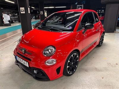 Röd Begagnad 2016 Fiat 500 Abarth Halvkombi | 199 000 kr