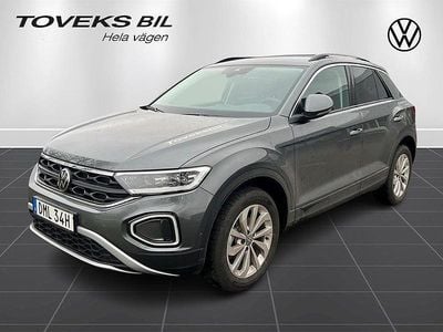 Grå (indium grey metallic) Begagnad 2024 VW T-Roc Life SUV | 345 000 kr (Dyr)