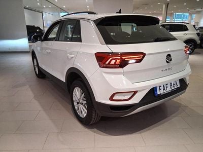 Vit Begagnad 2022 VW T-Roc Life SUV | 214 900 kr (Marknadspris)
