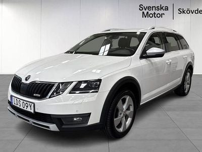 Vit Begagnad 2019 Skoda Octavia Scout Kombi | 204 200 kr (Marknadspris)