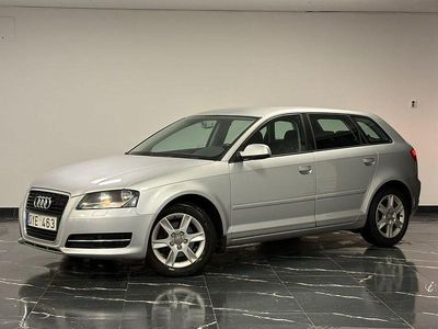Silver Begagnad 2011 Audi A3 Sportback Attraction Halvkombi | 64 900 kr (Marknadspris)