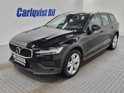 Svart Begagnad 2022 Volvo V60 CC Kombi | 309 000 kr (Marknadspris)