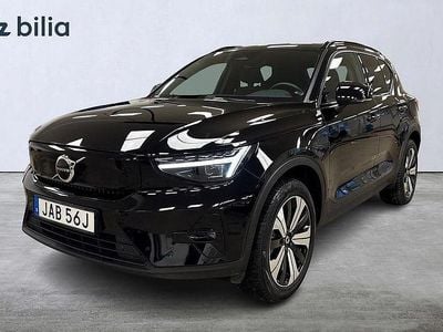 Svart Begagnad 2022 Volvo XC40 Plus SUV | 379 900 kr
