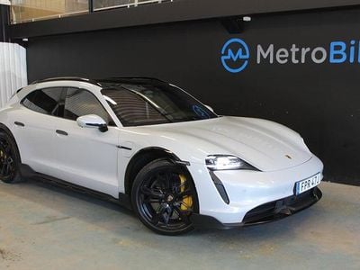 Ljusgrå Begagnad 2021 Porsche Taycan Cross Turismo Kombi | 999 000 kr