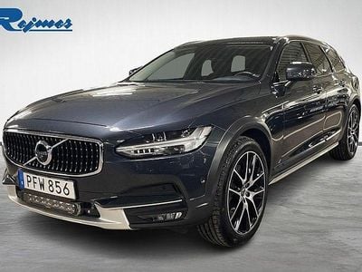 Grå Begagnad 2018 Volvo V90 CC Pro Kombi | 314 800 kr (Bra pris)