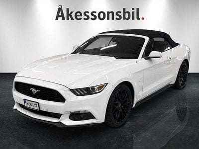 Vit Begagnad 2015 Ford Mustang Cab | 309 000 kr