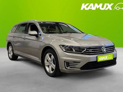 Silver/grå Begagnad 2017 VW Passat GTE Kombi | 189 800 kr (Marknadspris)