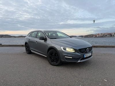Begagnad Volvo V60 CC 150 HK (110 kW) 2016 Kombi