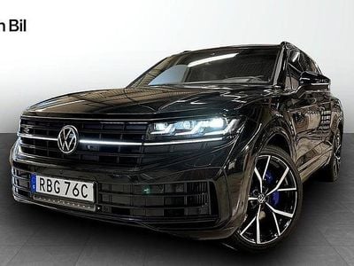Begagnad VW Touareg R 340 HK (250 kW) 2023 Grenadilla black metallic SUV