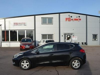 Svart Begagnad 2015 Kia Ceed Comfort Halvkombi | 99 900 kr (Lite dyr)