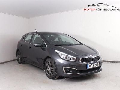Grå Begagnad 2016 Kia Ceed Halvkombi | 129 000 kr (Dyr)