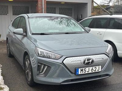 Begagnad Hyundai Ioniq 100 kW (136 HK) 2020 Halvkombi