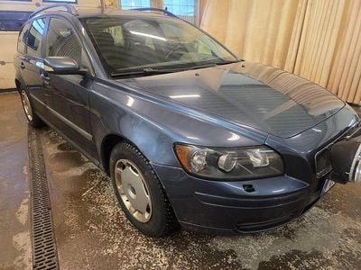 Blå Begagnad 2005 Volvo V50 Kombi | 25 900 kr (Marknadspris)