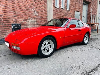 begagnad Porsche 944 Turbo 220 HK