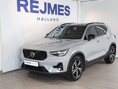 Grå Begagnad 2023 Volvo XC40 Plus SUV | 359 500 kr (Marknadspris)