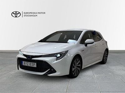 Vit Begagnad 2021 Toyota Corolla Style Halvkombi | 244 900 kr (Marknadspris)