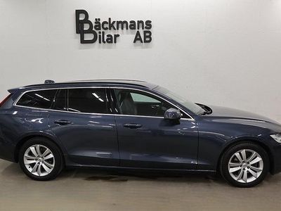 Begagnad Volvo V60 Momentum 197 HK (144 kW) 2021 Blå met. (denim blue) Kombi