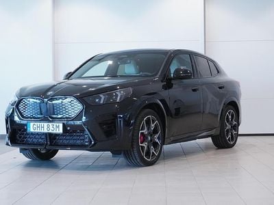 Svart Begagnad 2026 BMW iX2 M Sport SUV | 639 800 kr
