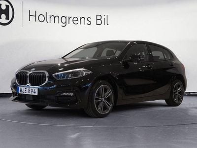 Begagnad BMW 118 Sport Line 136 HK (100 kW) 2022 Svart Halvkombi