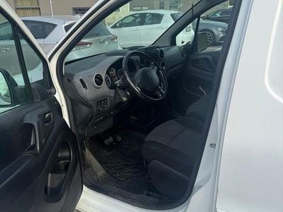 Begagnad 2017 Peugeot Partner Minibuss | 57 000 kr (Superpris)