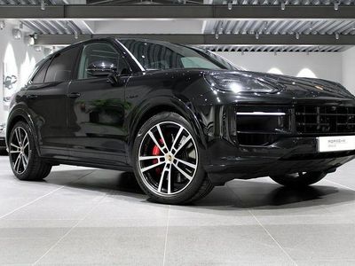 Begagnad Porsche Cayenne S E-Hybrid 354 HK (260 kW) 2024 Chromite black metallic SUV