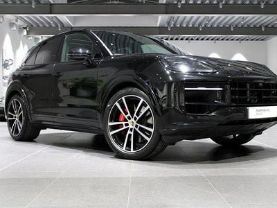 Chromite black metallic Begagnad 2024 Porsche Cayenne S E-Hybrid SUV | 1 135 000 kr