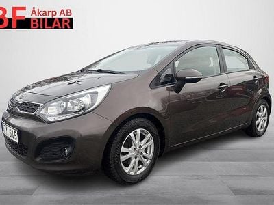 Brun Begagnad 2012 Kia Rio Halvkombi | 79 500 kr (Marknadspris)