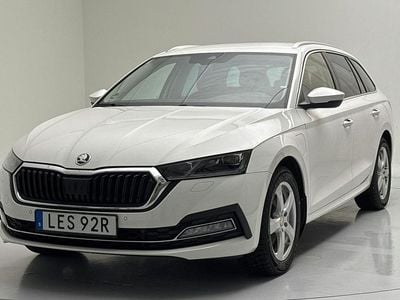 Vit Begagnad 2021 Skoda Octavia Style Kombi | 259 000 kr (Marknadspris)