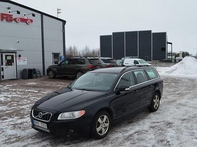 Svart Begagnad 2009 Volvo V70 Momentum Kombi | 69 000 kr (Marknadspris)