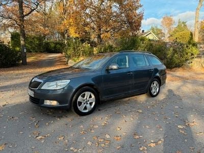 Begagnad Skoda Octavia Elegance 161 HK (118 kW) 2009 Mörkgrå Kombi