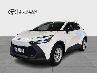 Vit Begagnad 2023 Toyota C-HR Style SUV | 439 000 kr (Marknadspris)