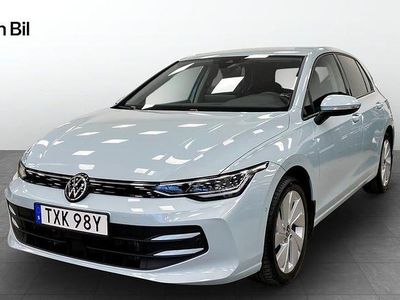 Blå Begagnad 2024 VW Golf VIII Edition Kombi | 309 800 kr (Marknadspris)