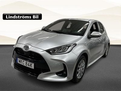 Silver Begagnad 2024 Toyota Yaris Hybrid Style Halvkombi | 275 000 kr (Marknadspris)