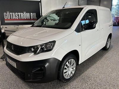 Vit Begagnad 2021 Peugeot Partner Minibuss | 235 000 kr (Dyr)