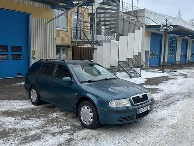 Blåmetallick Begagnad 2003 Skoda Octavia Tour Kombi | 14 500 kr (Superpris)