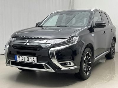 Begagnad Mitsubishi Outlander 136 HK (100 kW) 2020 Svart SUV