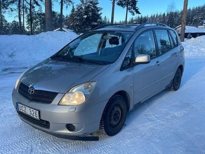 Begagnad Toyota Corolla Verso 110 HK (80 kW) 2003 Minibuss