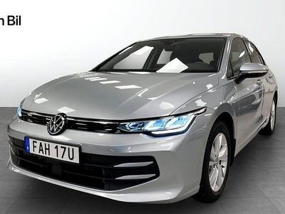 Silver (oyster silver metallic) Begagnad 2025 VW Golf VIII Life Kombi | 299 900 kr (Marknadspris)