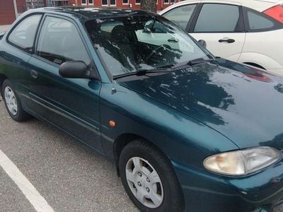 Begagnad Hyundai Accent 91 HK (66 kW) 1997 Halvkombi