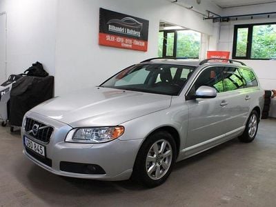 Ljusgrå (grå) Begagnad 2012 Volvo V70 Momentum Kombi | 99 900 kr (Marknadspris)