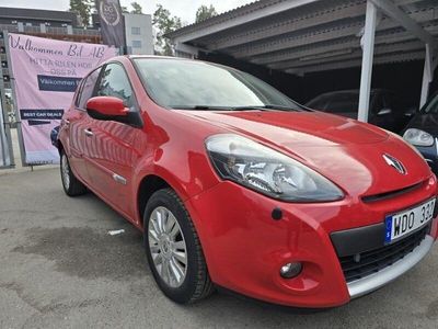 Röd Begagnad 2011 Renault Clio R.S. Halvkombi | 39 900 kr (Marknadspris)