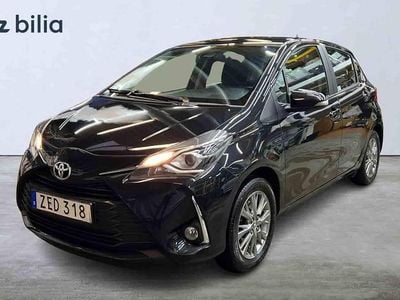 Begagnad Toyota Yaris Active 112 HK (82 kW) 2017 Svart Halvkombi