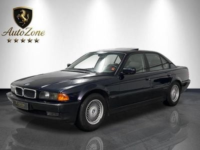 Blå Begagnad 1997 BMW 750 Sedan | 149 900 kr