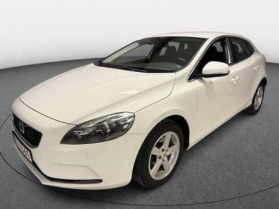 Begagnad Volvo V40 Momentum 150 HK (110 kW) 2013 Vit Halvkombi